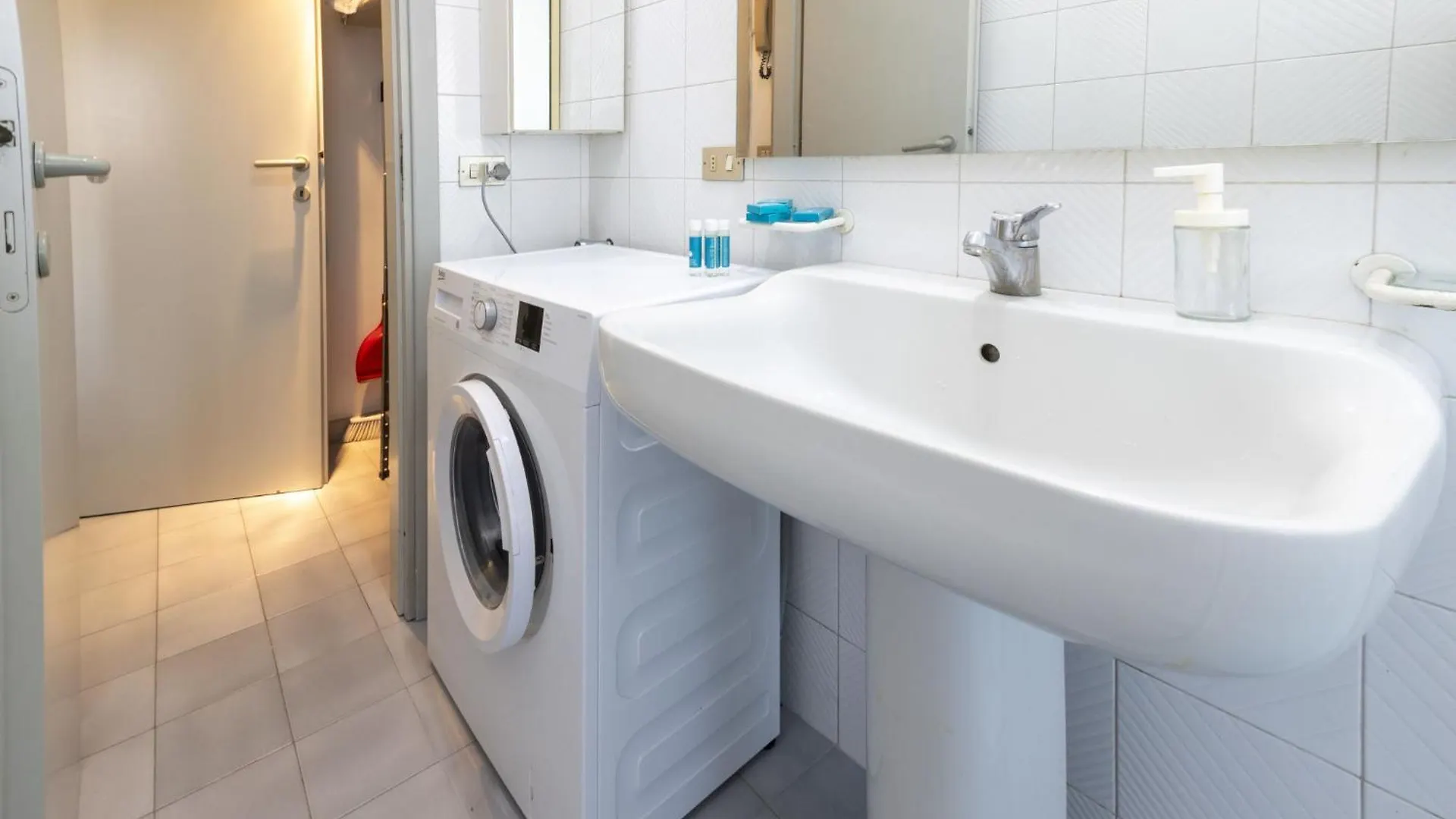 Apartment Studio Bausan Studio Flat By Interhome Milan Italy